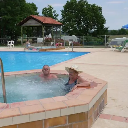 Camping Mobil Spacieux Avec Terrasse A - Api-1-52-234