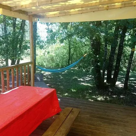 Mobil Spacieux Avec Terrasse à - Api-1-52-234 * Devillac