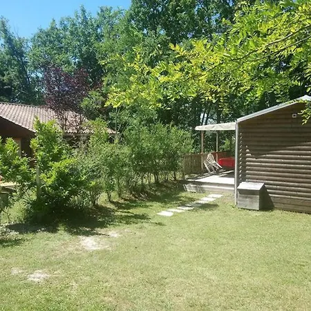 Mobil Spacieux Avec Terrasse à - Api-1-52-234 * Devillac