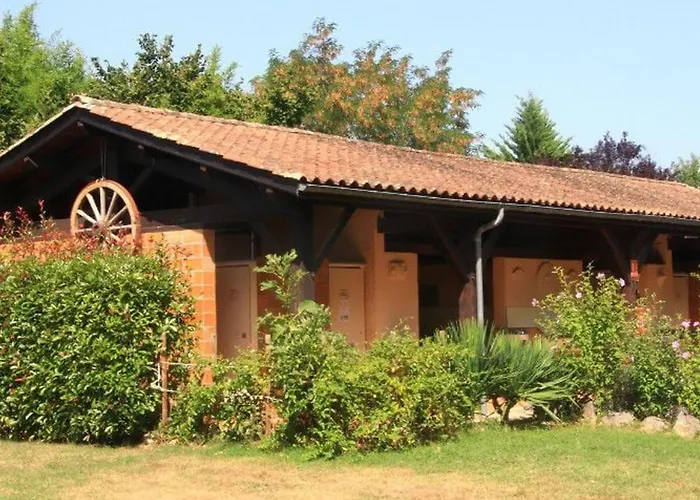 Mobil Spacieux Avec Terrasse A - Api-1-52-234 Camping Devillac